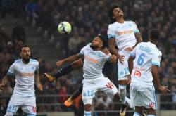 包含弗朗什主场击败南特，法甲保级战线更显严峻的词条