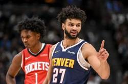 关于沙尔克豪取两连胜，凭实力占据优势的信息