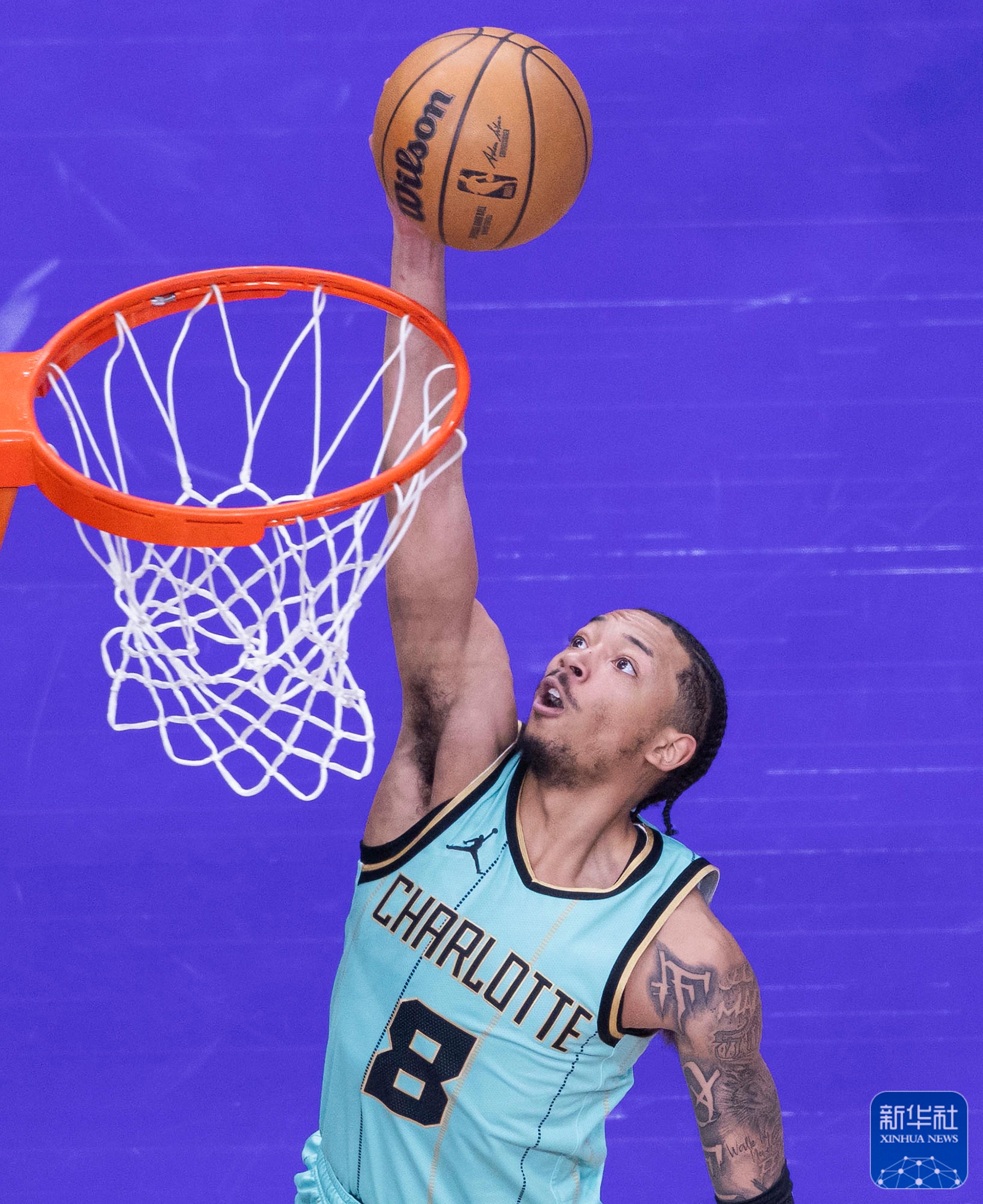 猛龙惊艳全场,爆发新星助攻爆棚,热火逆转取胜! 猛龙惊艳全场,爆发新星助攻爆棚,热火逆转取胜!