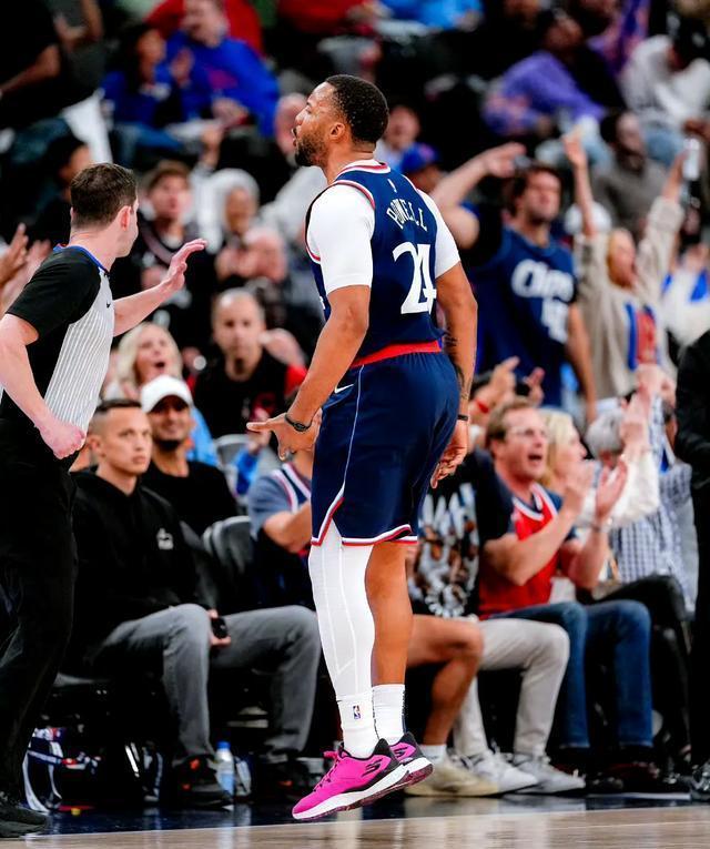 哈登惊艳全场,约基奇助攻爆棚,国王逆转取胜! 哈登惊艳全场,约基奇助攻爆棚,国王逆转取胜!