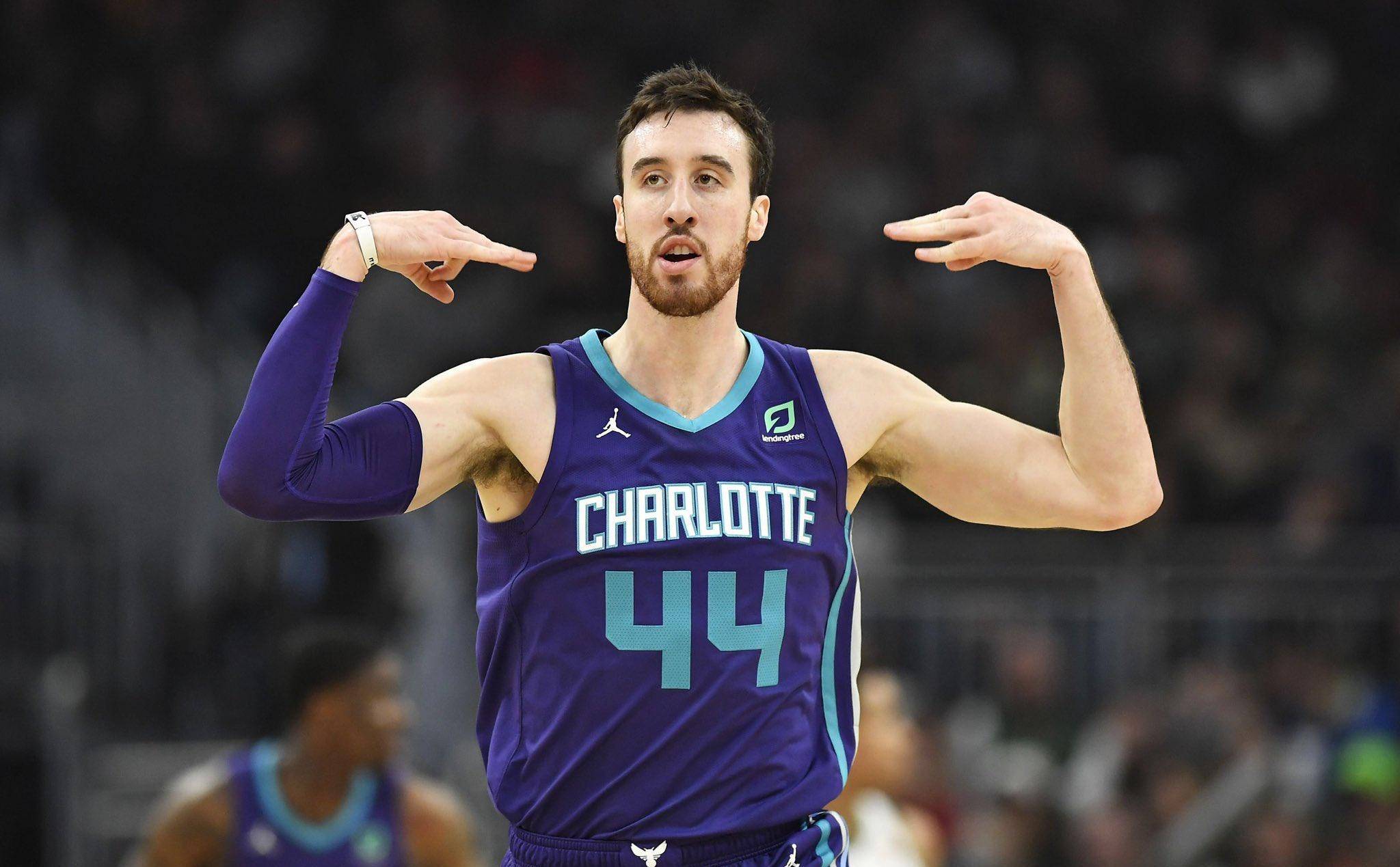 黄蜂三巨头联手,官方宣布新规得分突破,掀起高潮冲击季后赛!的简单介绍 黄蜂三巨头联手,官方宣布新规得分突破,掀起高潮冲击季后赛!的简单介绍